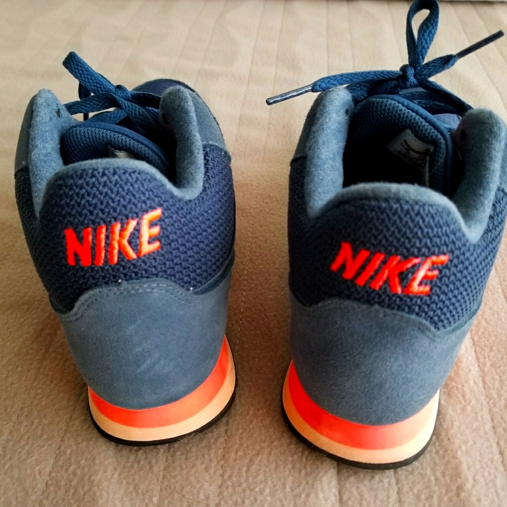 Nike High Top Sneaker